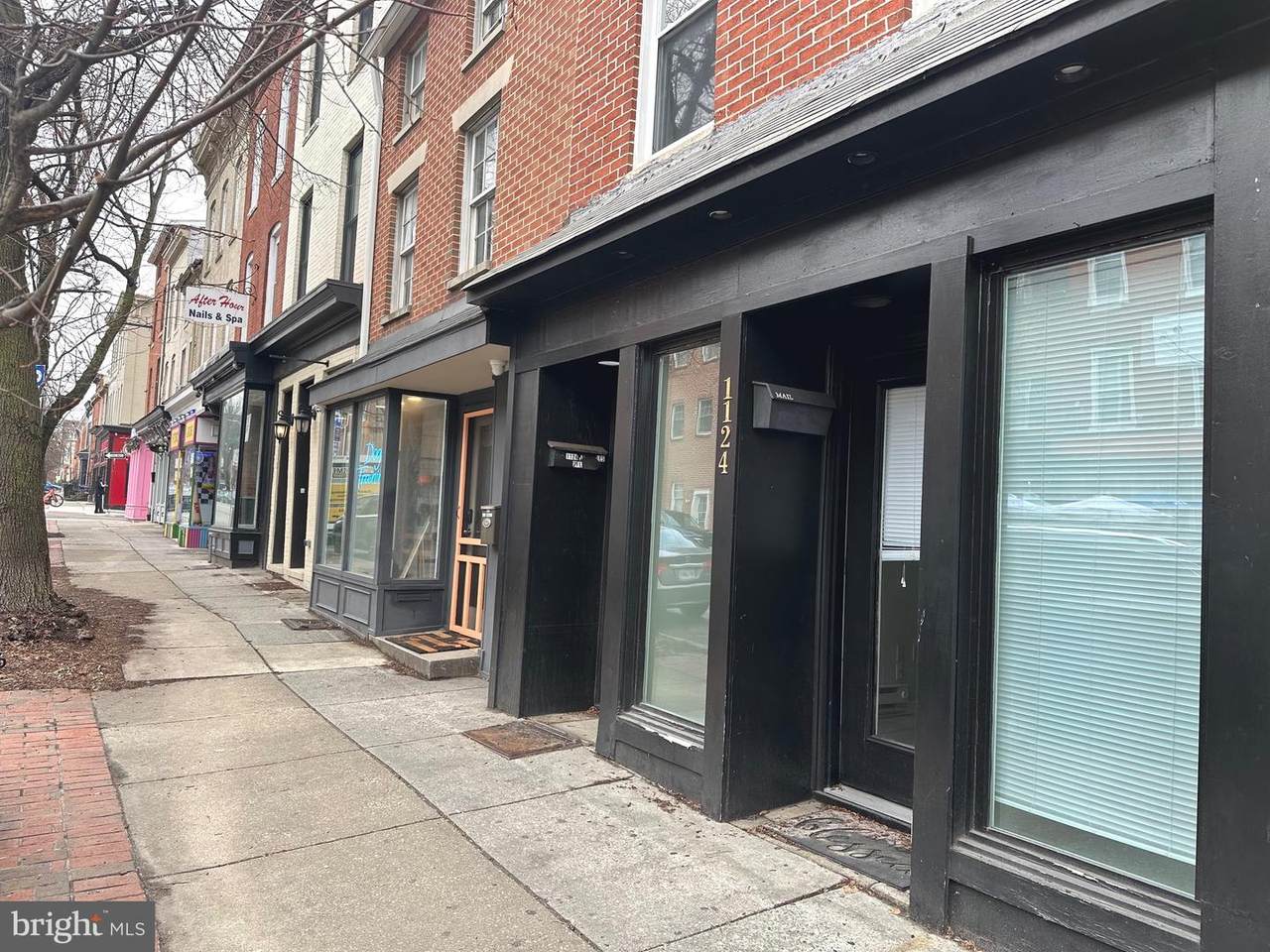 1124 Charles Street - Photo 1