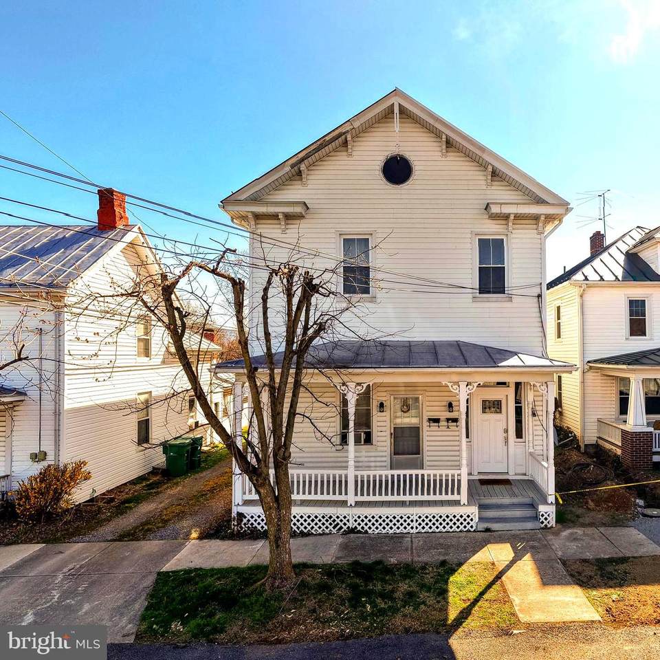 10 Deford Avenue - Photo 1