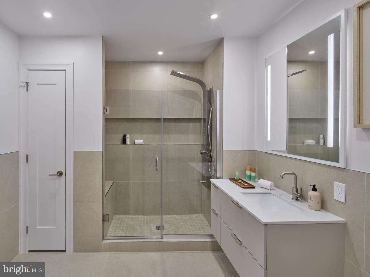 https://bt-photos.global.ssl.fastly.net/brightmls/1280_boomver_1_804625140208-2.jpg