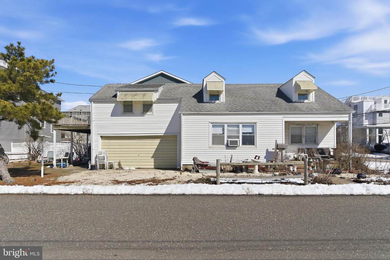 27 27TH Street - Photo 1