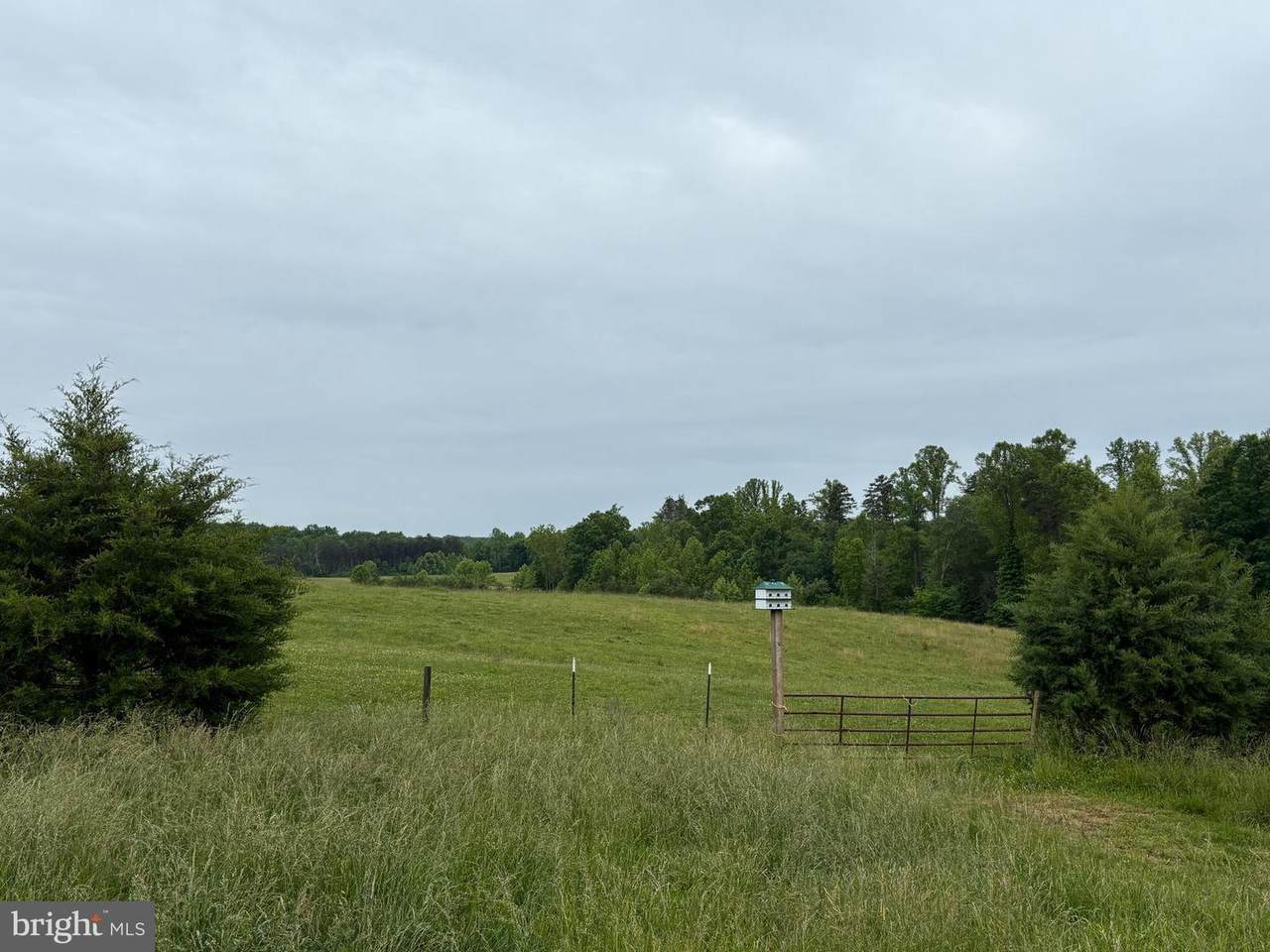 https://bt-photos.global.ssl.fastly.net/brightmls/1280_boomver_1_804637325552-2.jpg