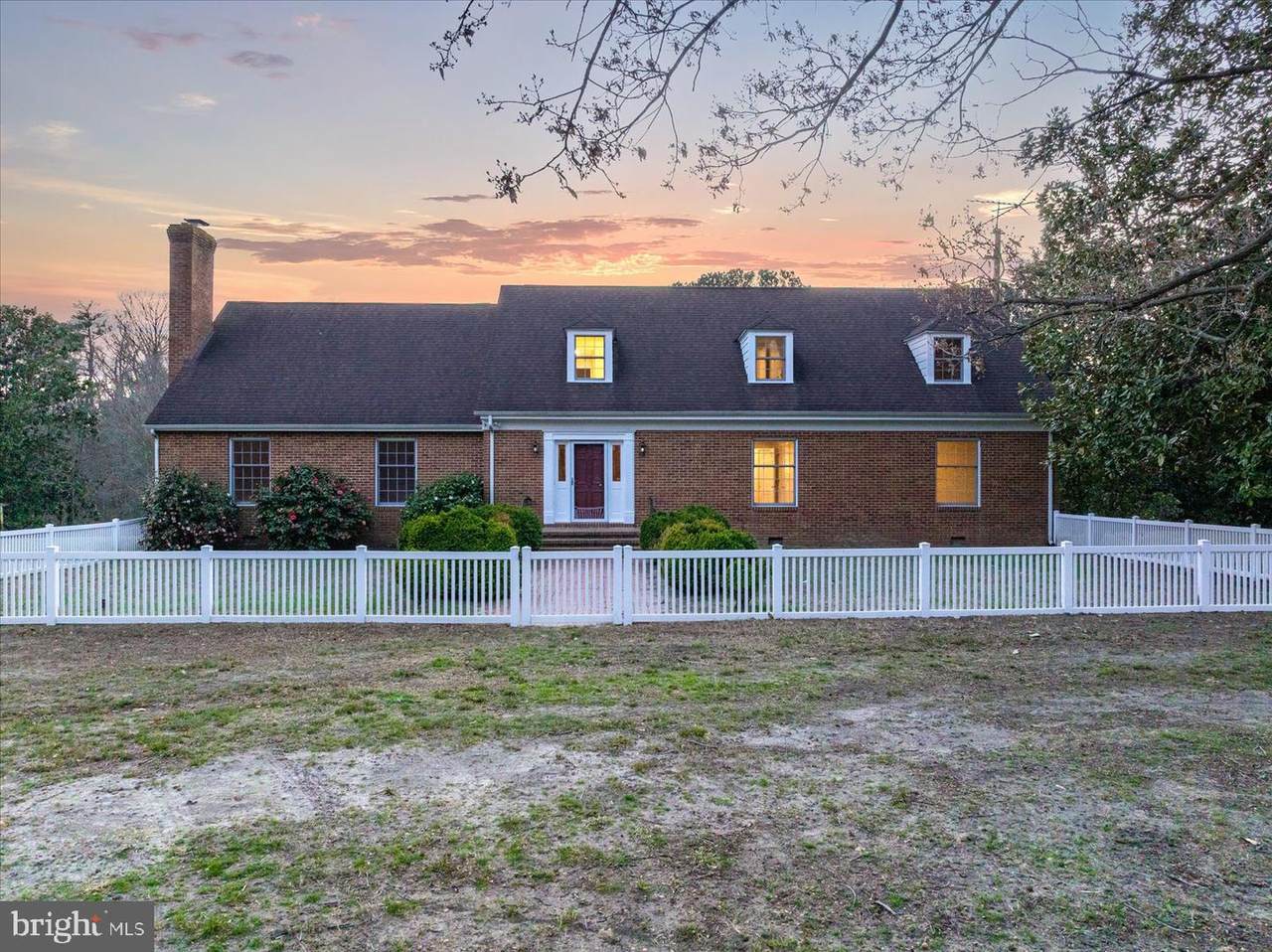 27980 Pemberton - Photo 1