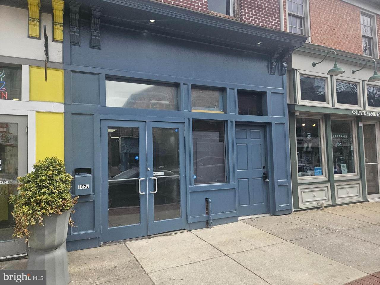 1027 Light Street - Photo 1