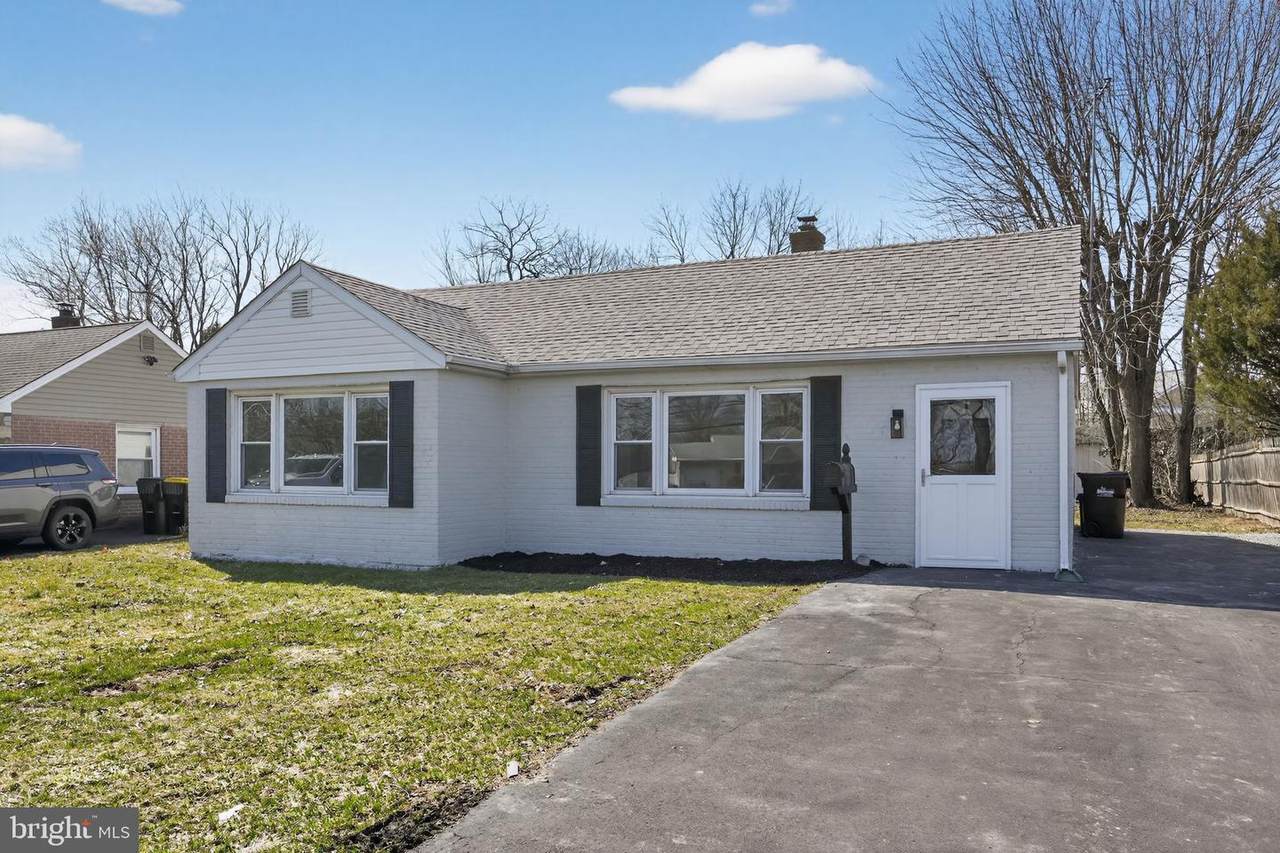 727 County Line Road - Photo 1