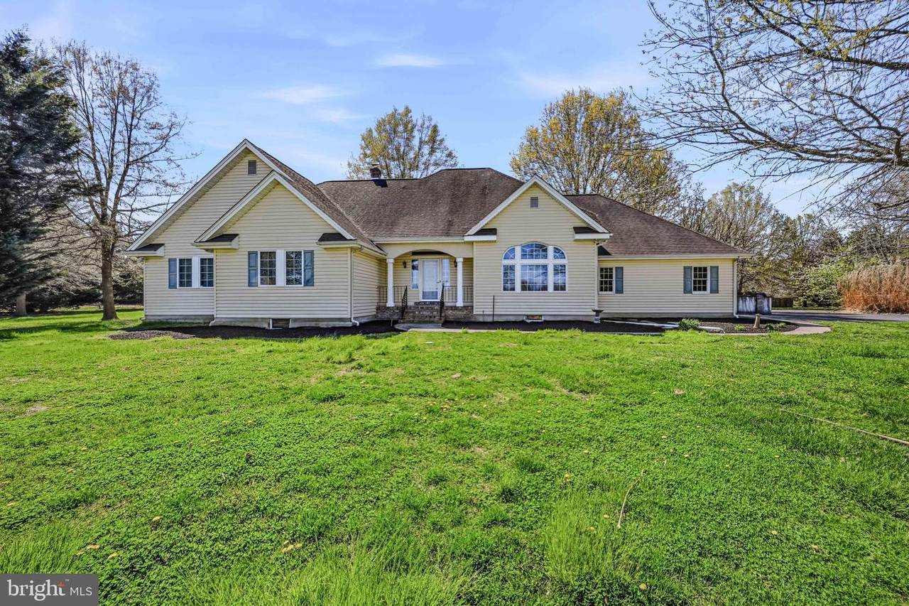 812 Taylors Bridge Road - Photo 1