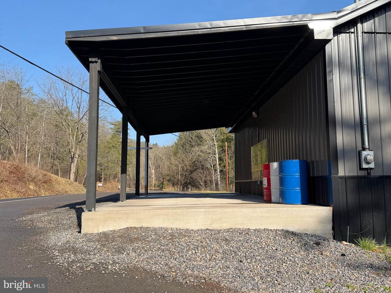 https://bt-photos.global.ssl.fastly.net/brightmls/1280_boomver_1_804647428934-2.jpg