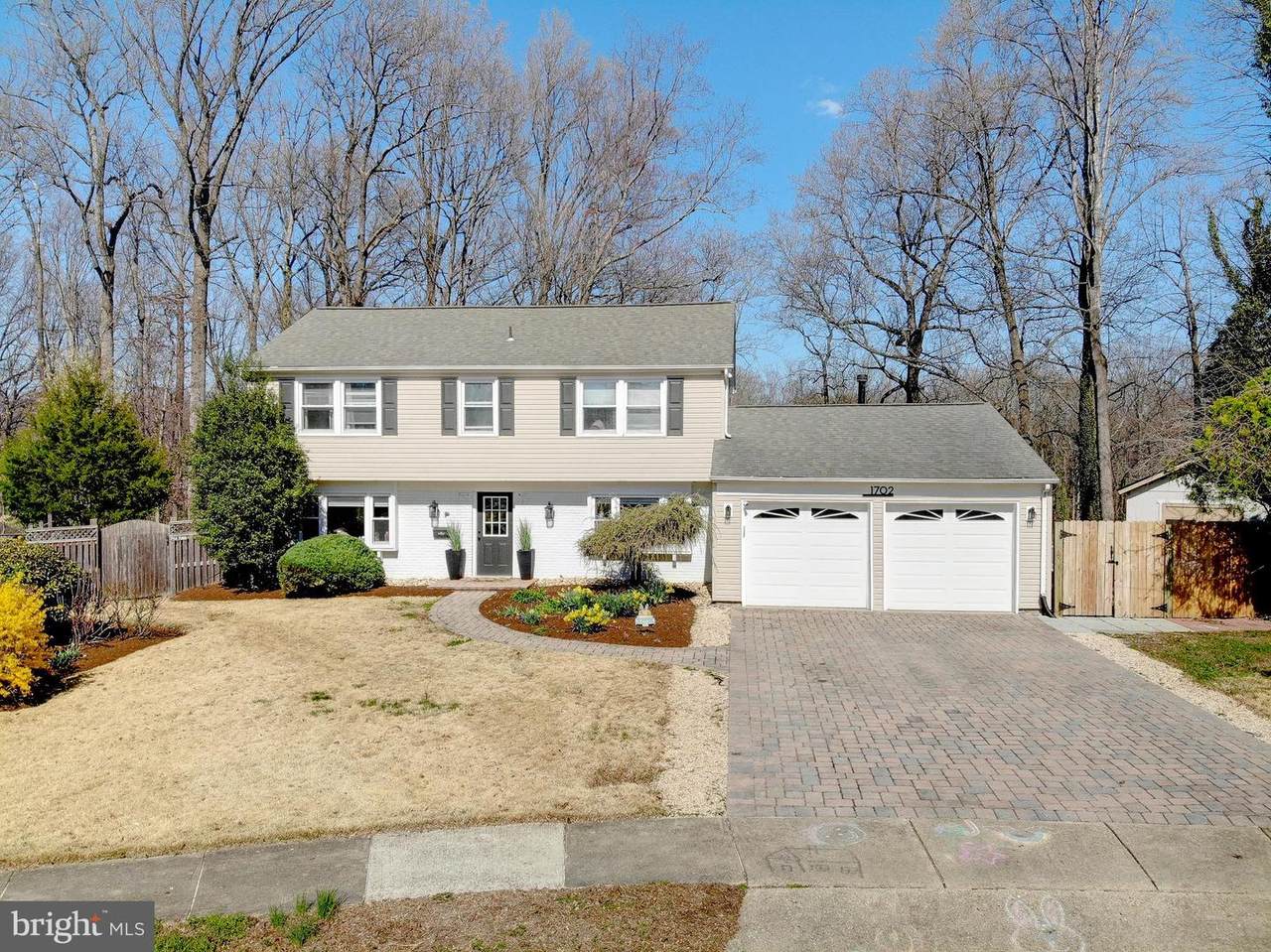 1702 Saxony Place - Photo 1