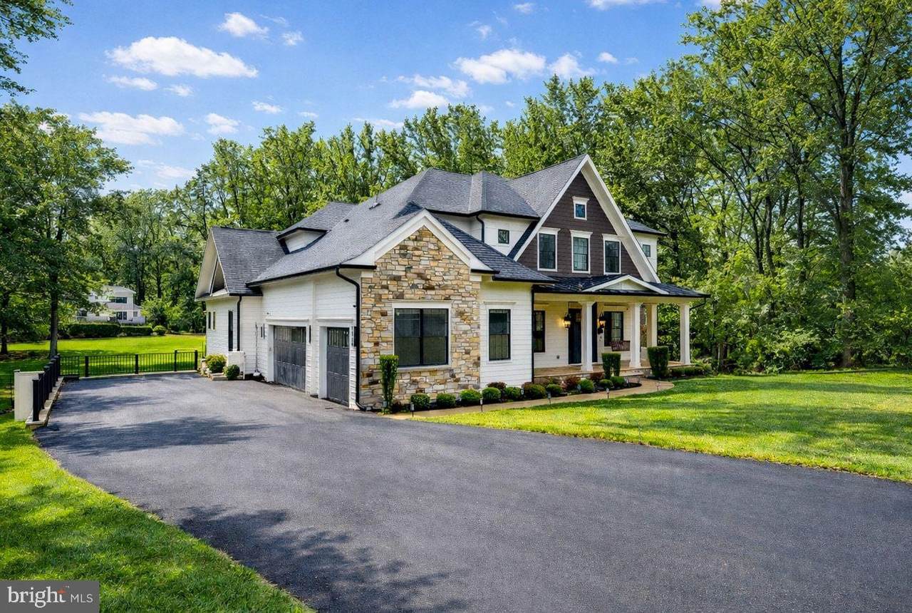 7002 River Oaks Drive - Photo 1