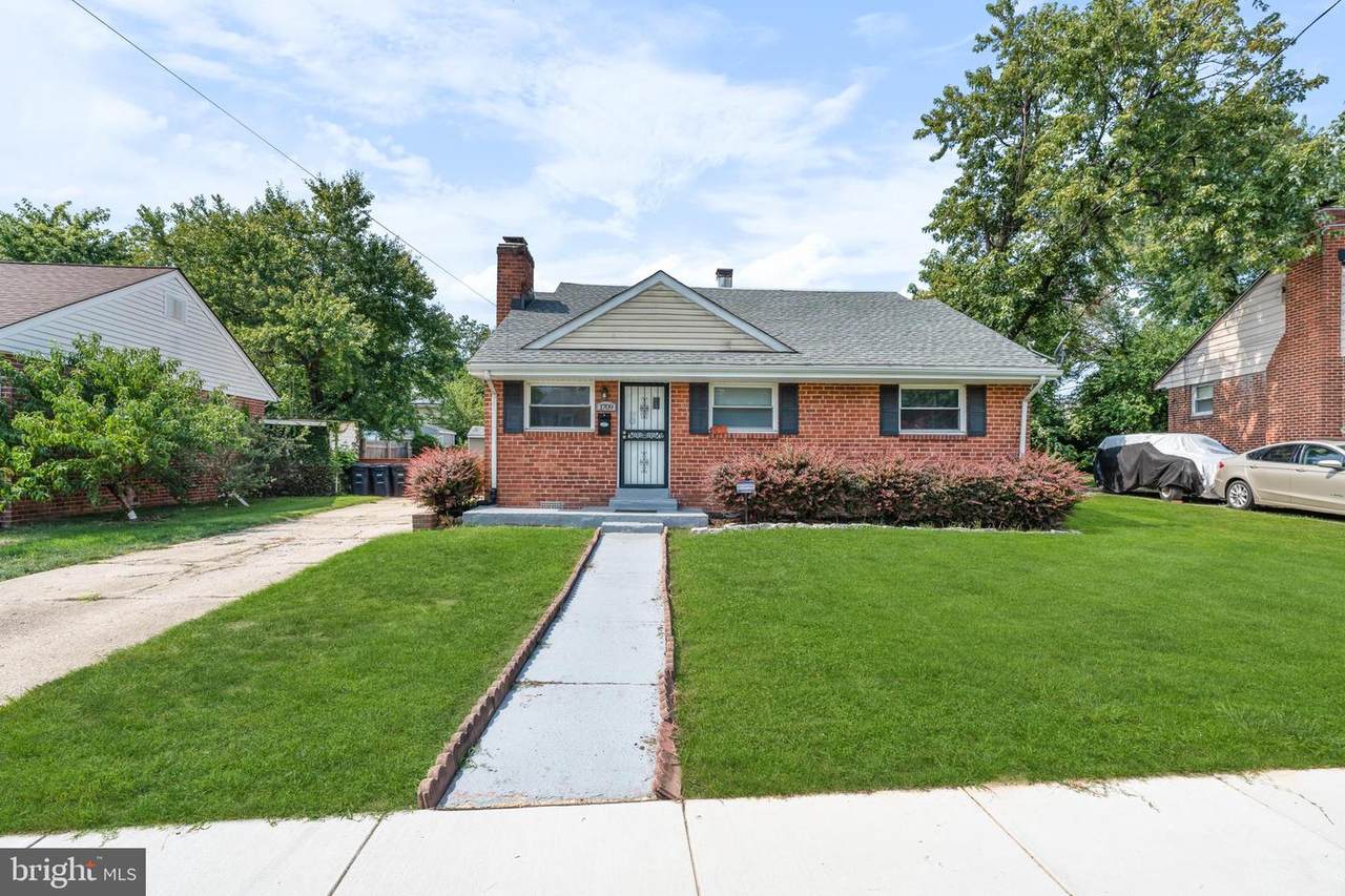 1709 Langley Way - Photo 1