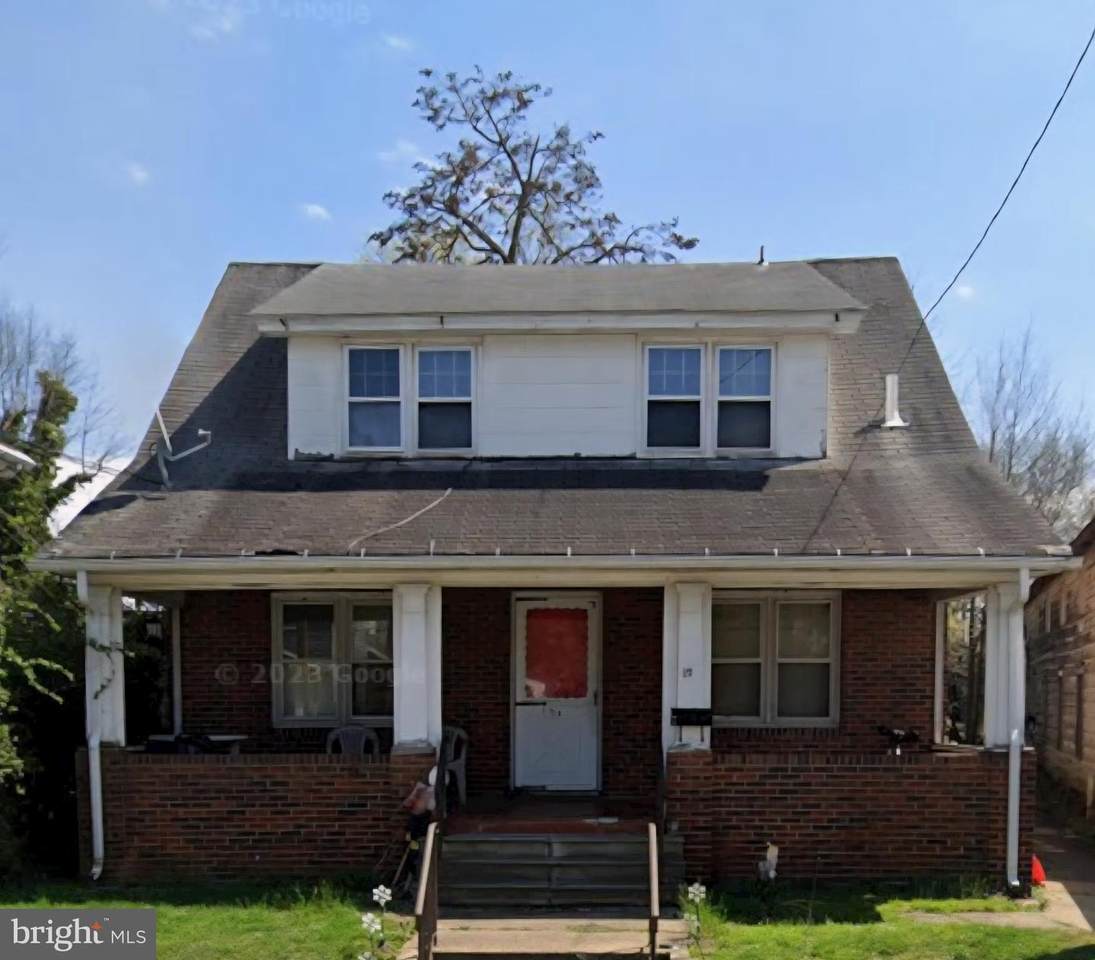 274 E Broadway - Photo 1