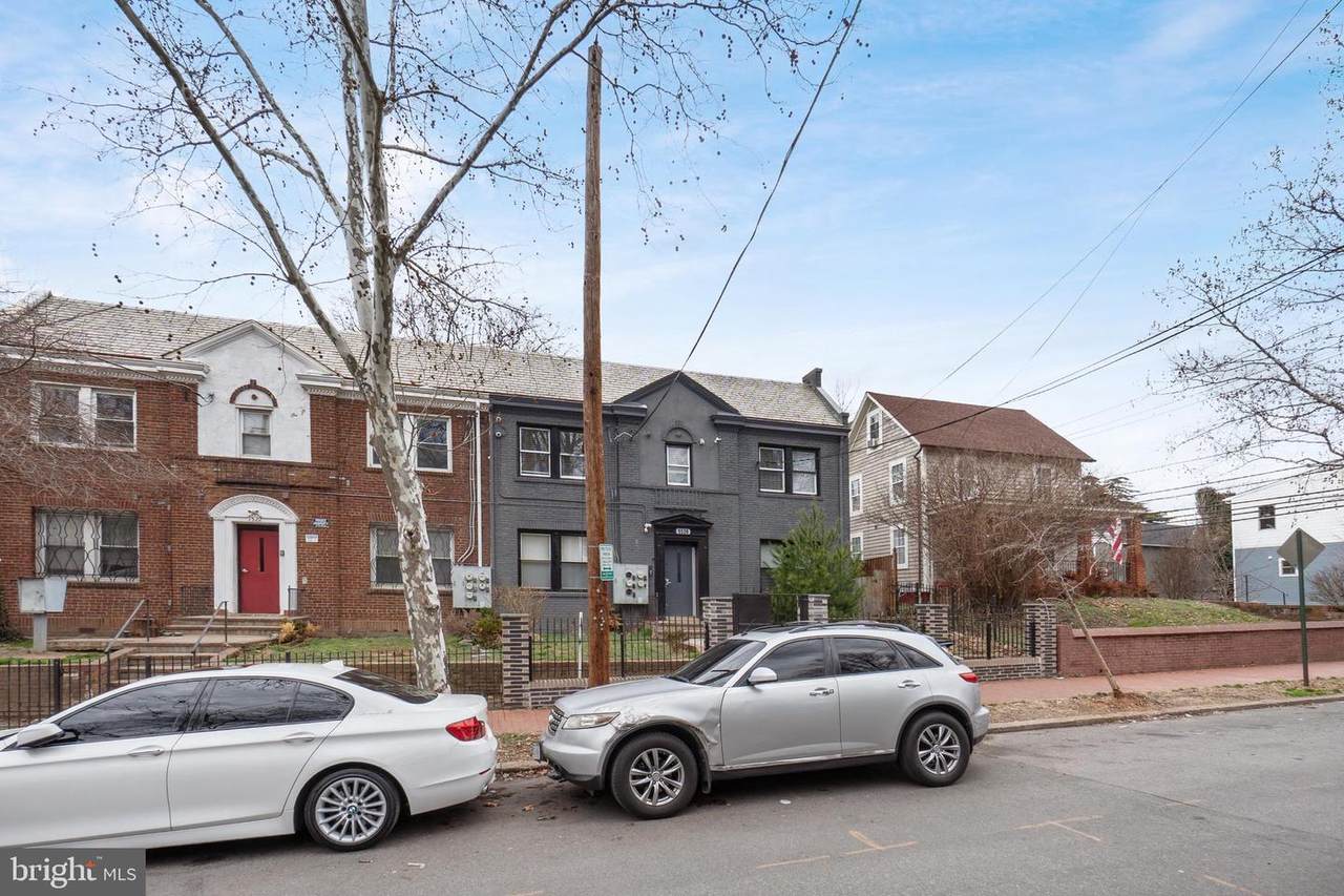 1526 V Street - Photo 1