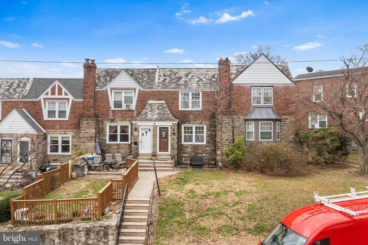 223 Saint Laurence Road - Photo 1