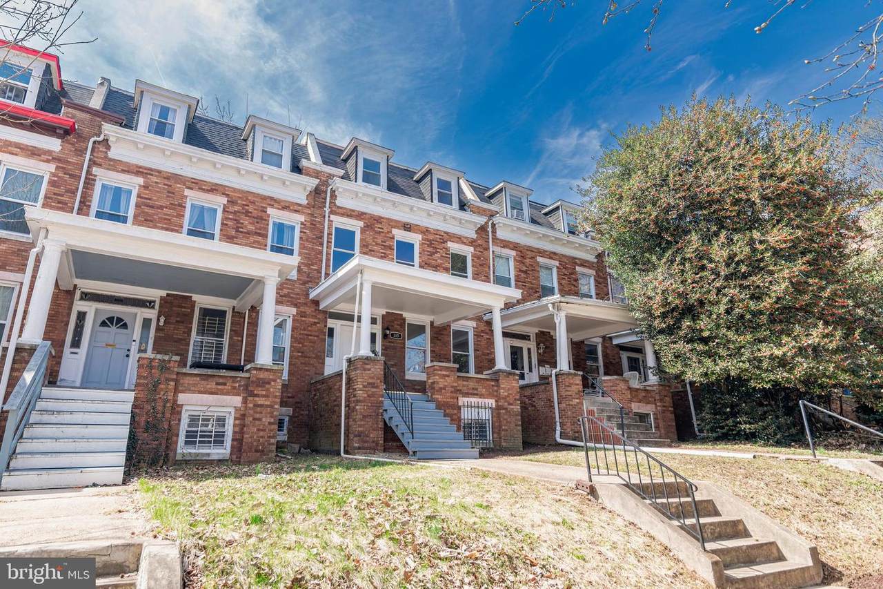 319 University Parkway - Photo 1