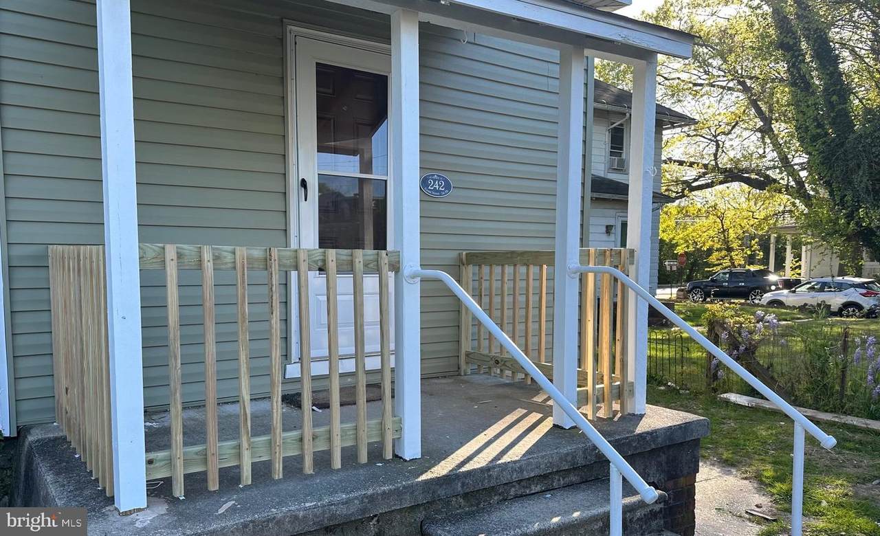 242 Grant Street - Photo 1