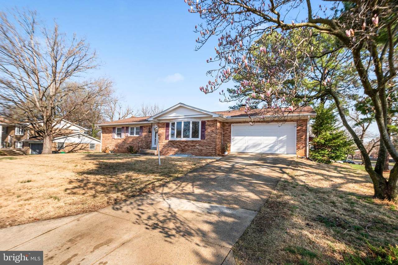 801 Pocahontas Drive - Photo 1