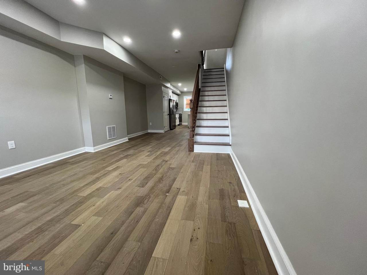 https://bt-photos.global.ssl.fastly.net/brightmls/1280_boomver_1_804656074346-2.jpg