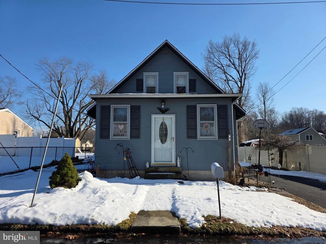 276 Glenn Avenue - Photo 1