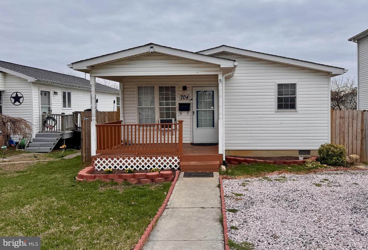 704 Watson Avenue - Photo 1