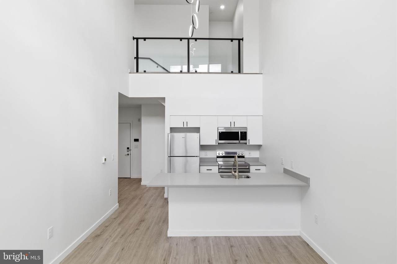 915 Broad Street - Photo 1