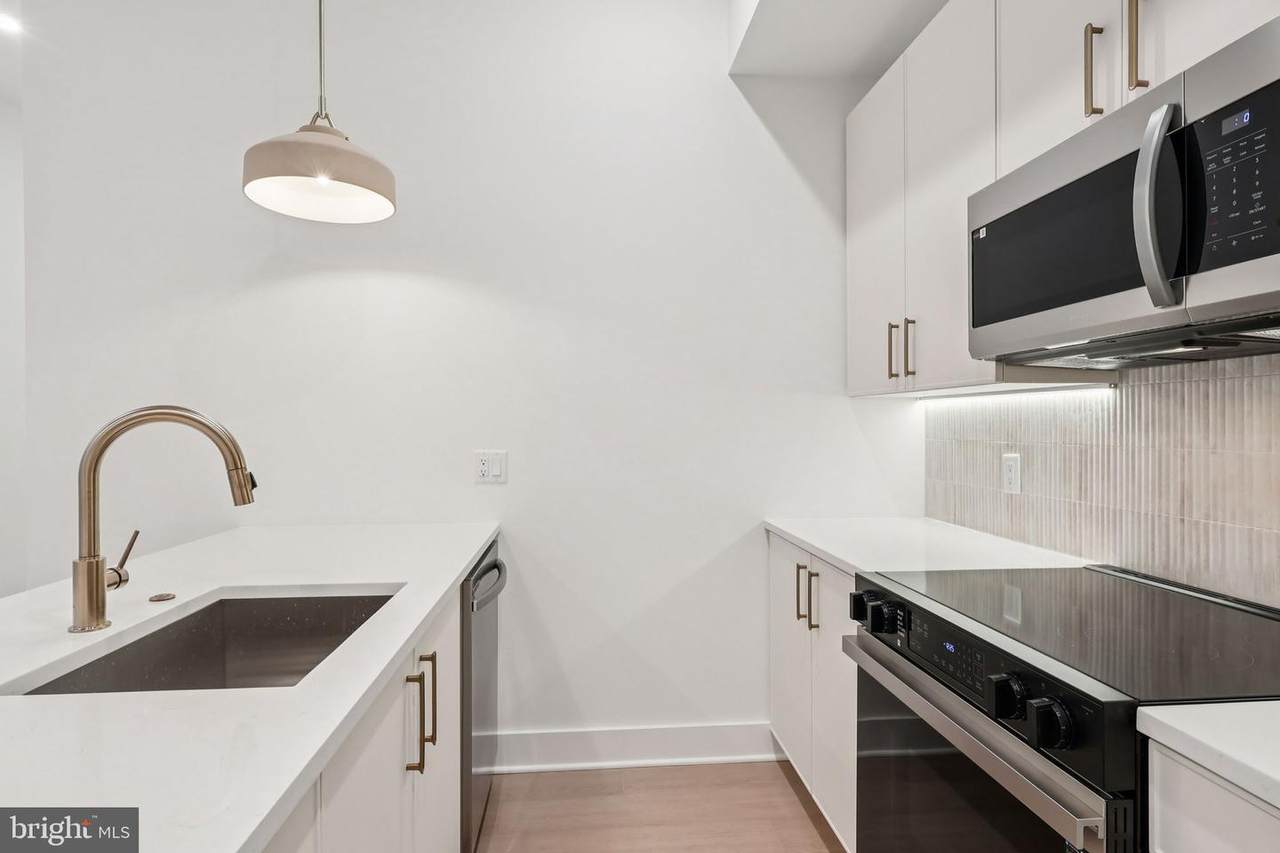 20-30 Allens Lane - Photo 1