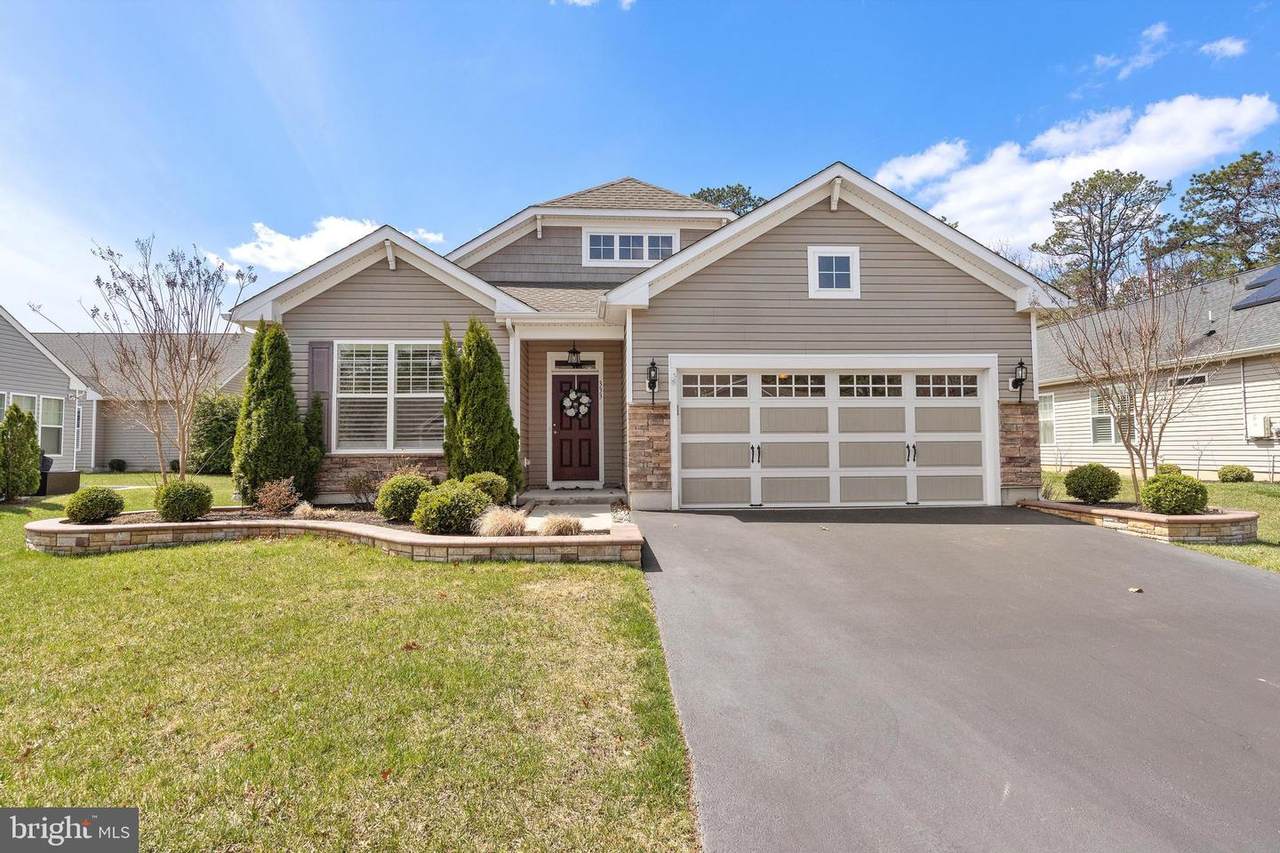 333 Newport Way - Photo 1