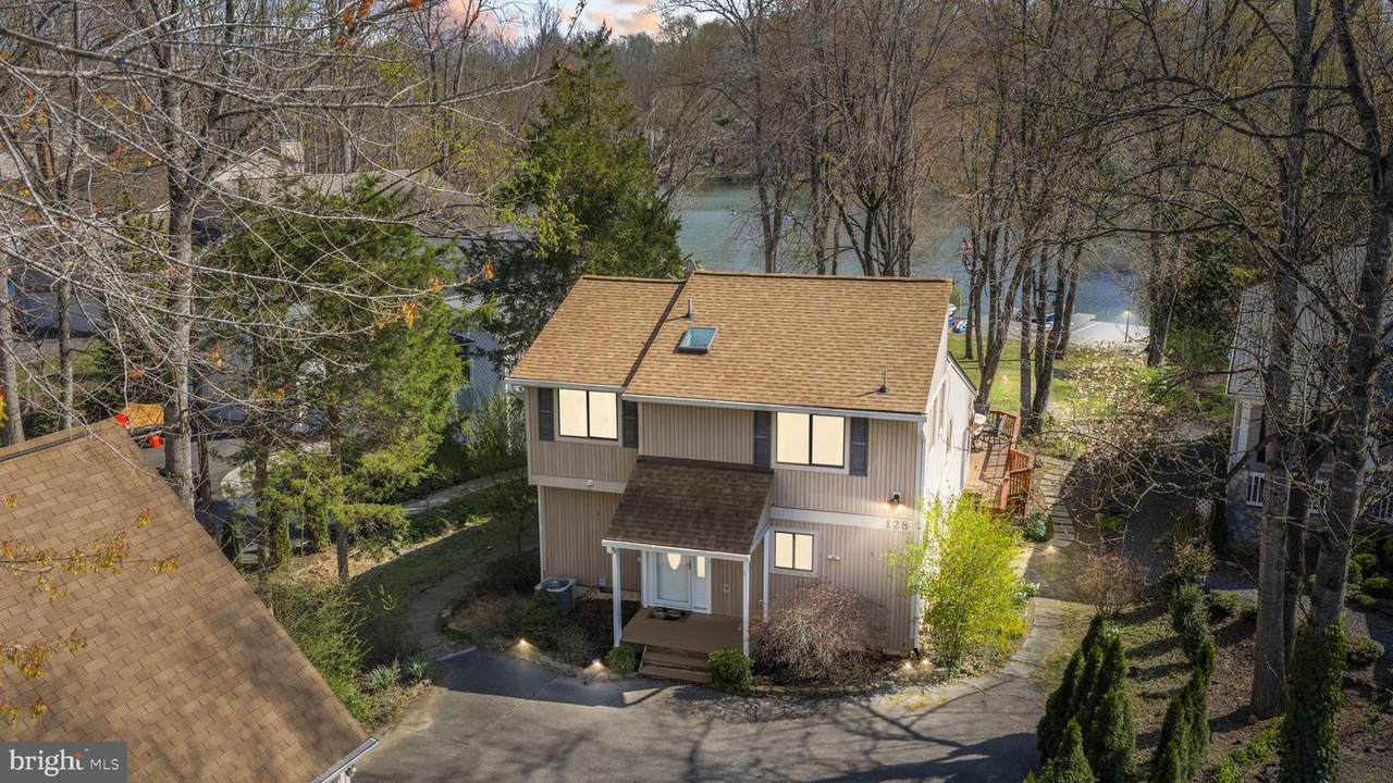 128 Harrison Circle - Photo 1