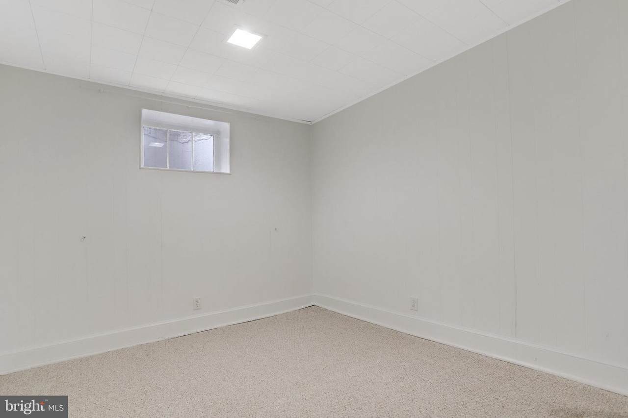 https://bt-photos.global.ssl.fastly.net/brightmls/1280_boomver_1_804666811006-2.jpg