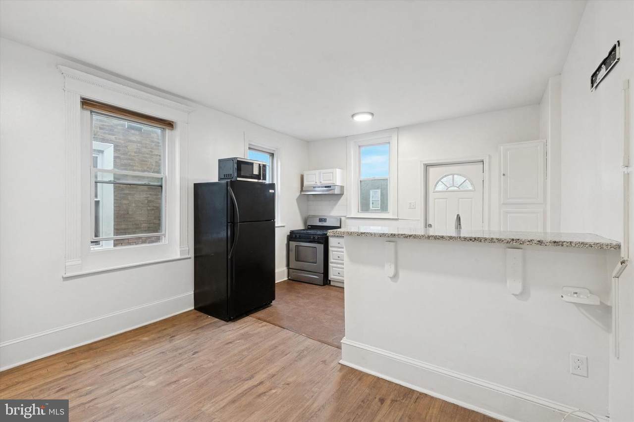 6020 Catharine Street - Photo 1