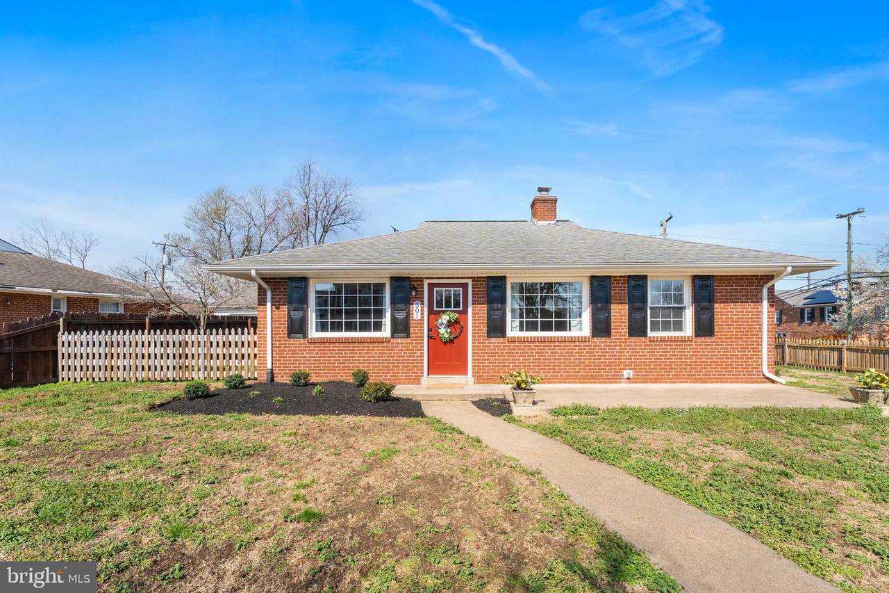 501 Hanson Avenue - Photo 1