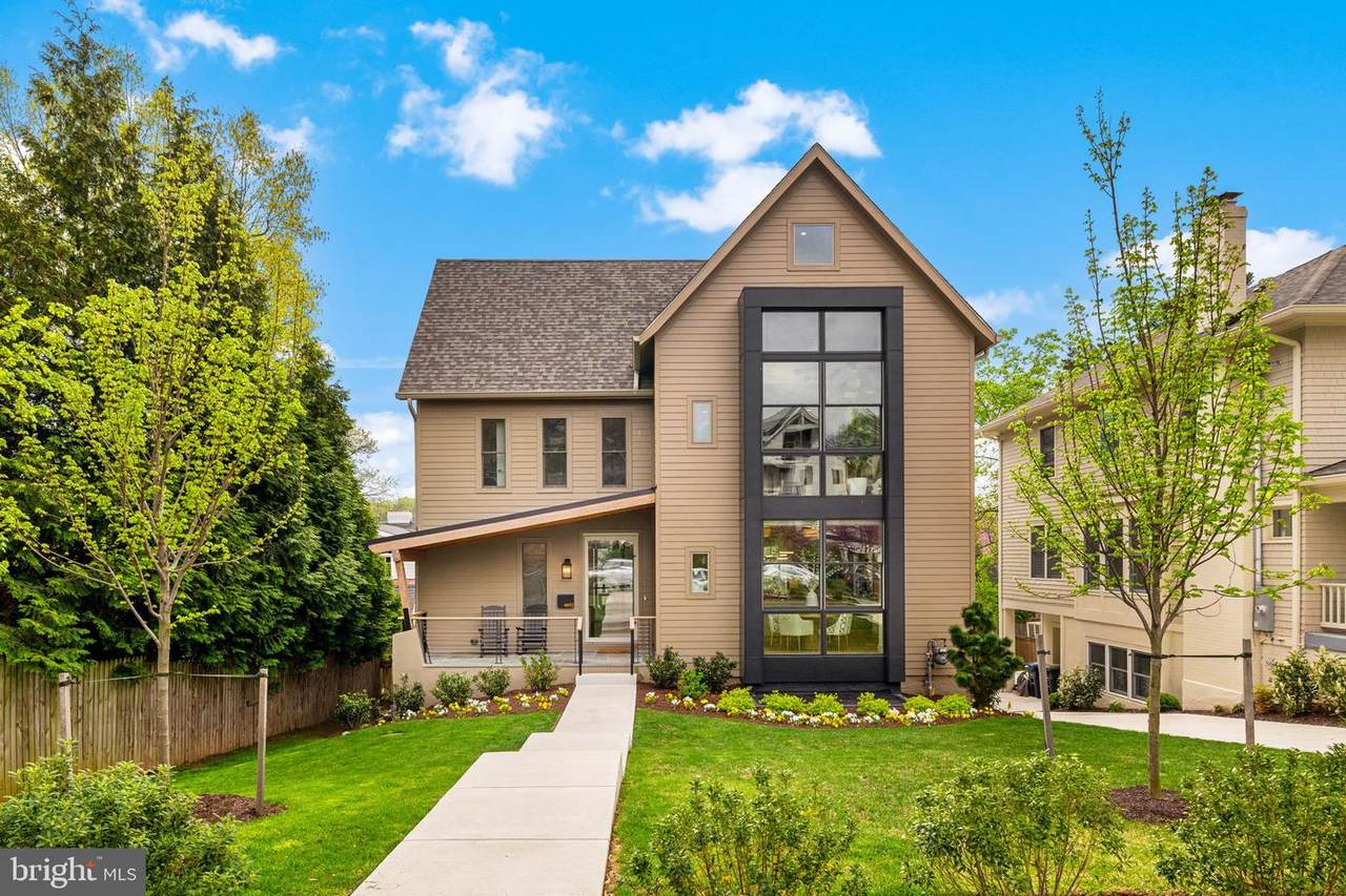4892 Macarthur Boulevard - Photo 1