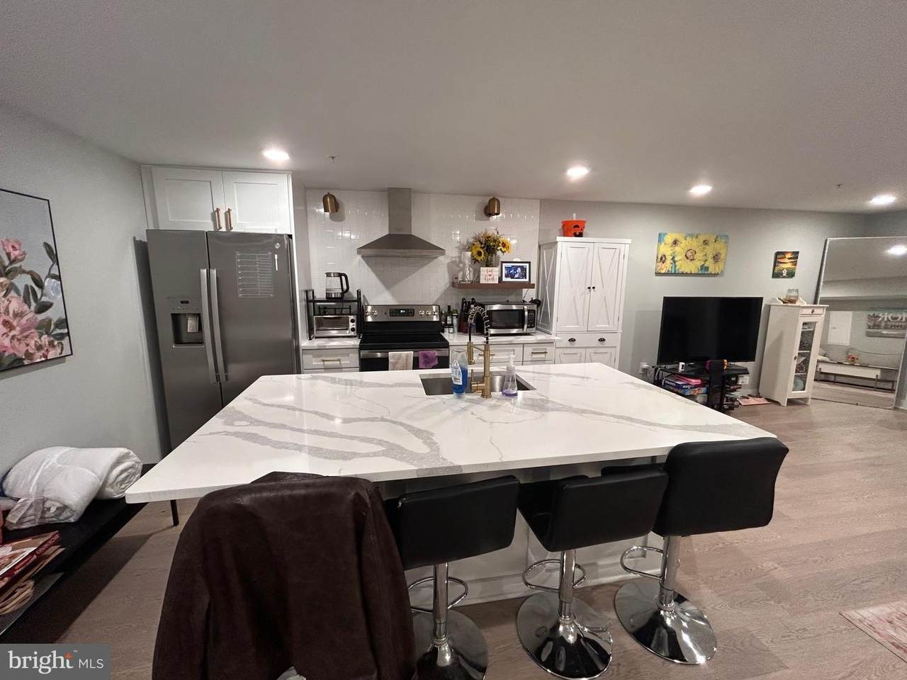 5830 Henry - Photo 1