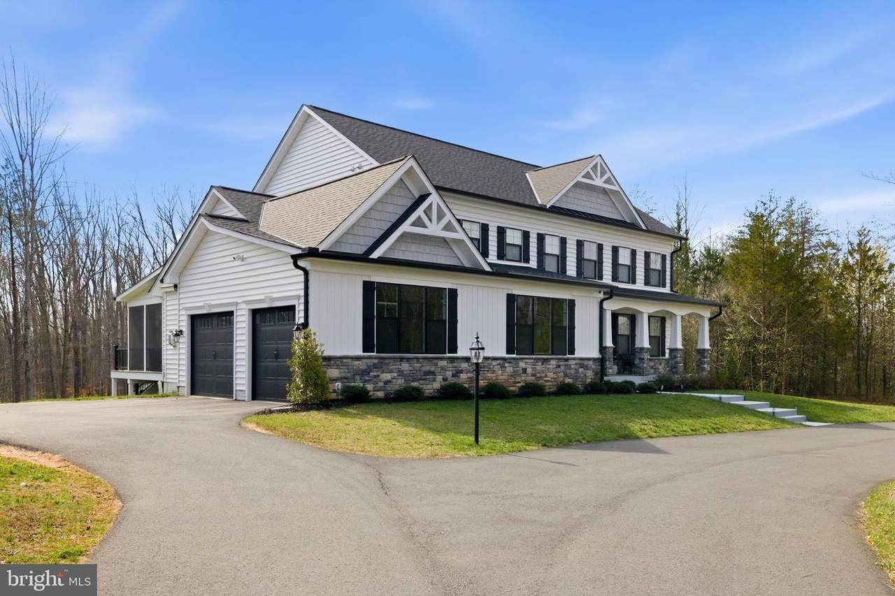 301 Kingdom Drive - Photo 1