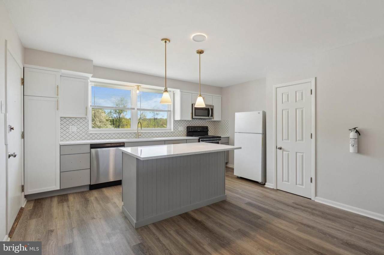 500 Manor House Lane - Photo 1