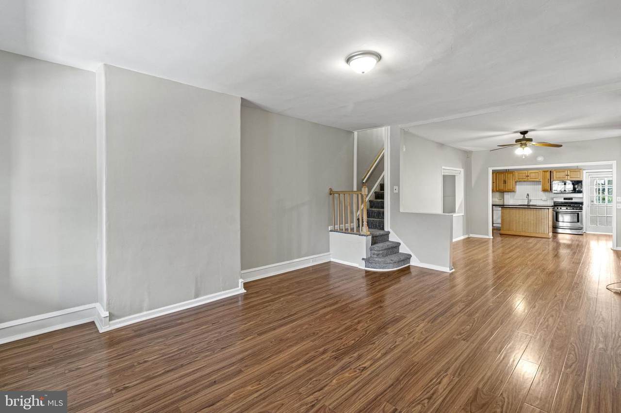 307 Roxborough Avenue - Photo 1