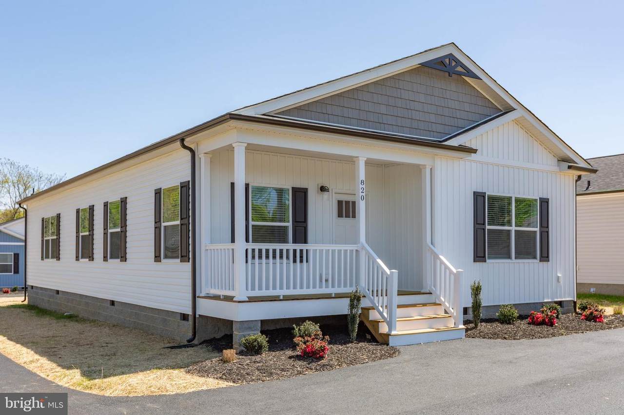 820 Mineral Avenue - Photo 1