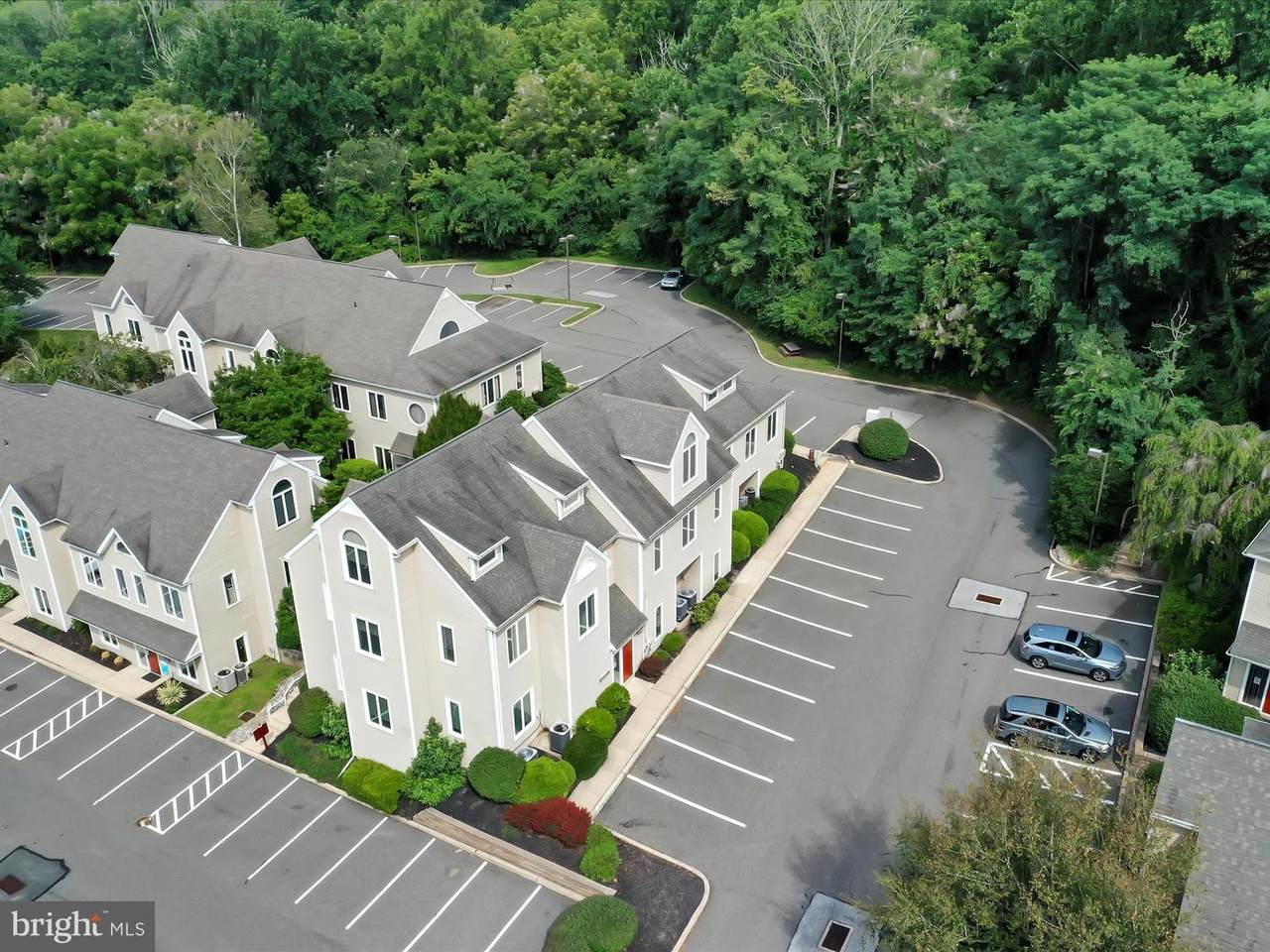 120 Commons Court - Photo 1
