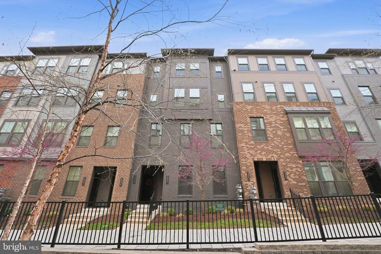 2338 Water Promenade Avenue - Photo 1