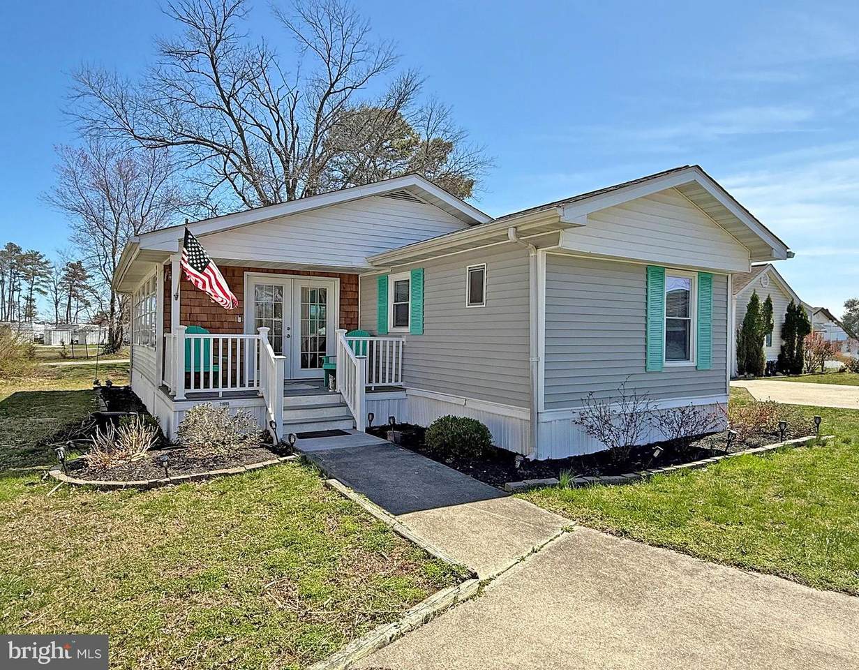 21695 F Street - Photo 1