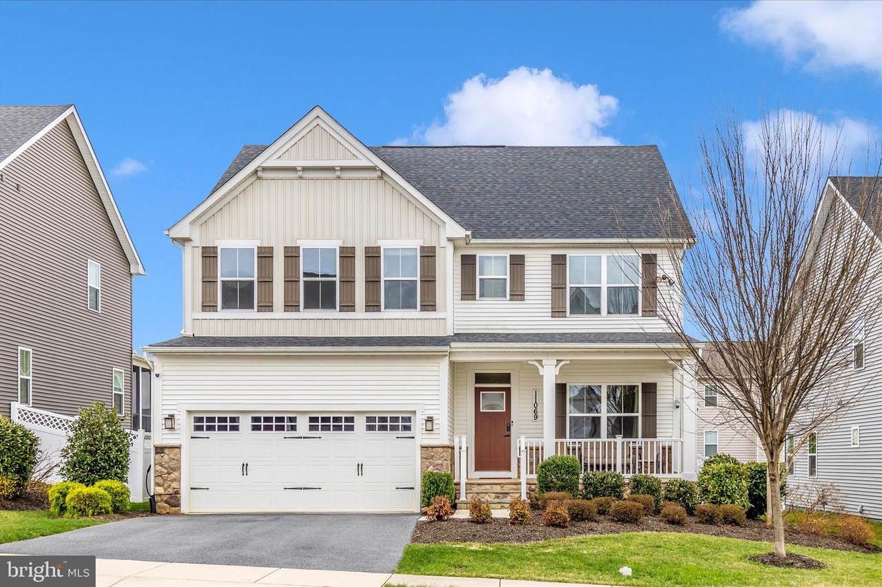 11069 Emerald Crown Drive - Photo 1