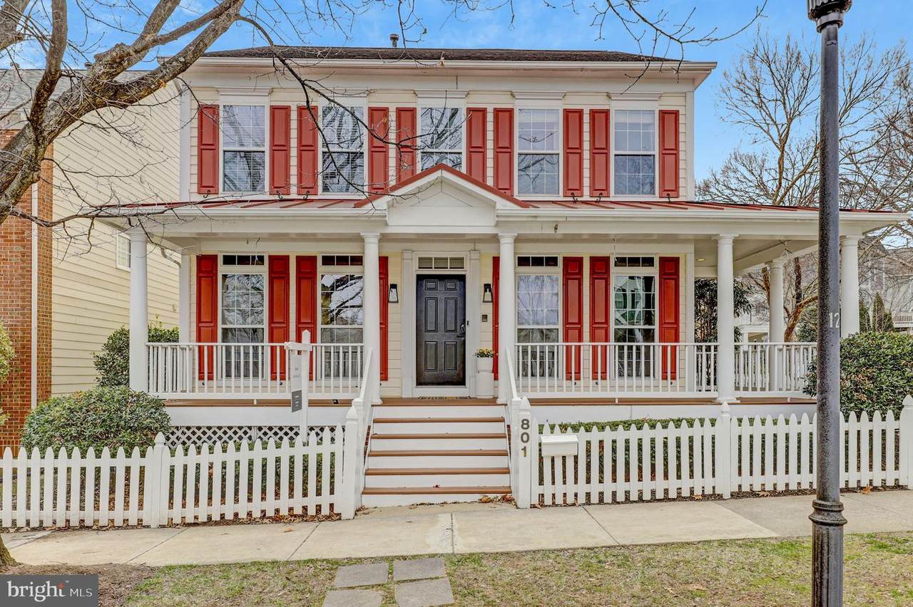 801 Linslade Street - Photo 1