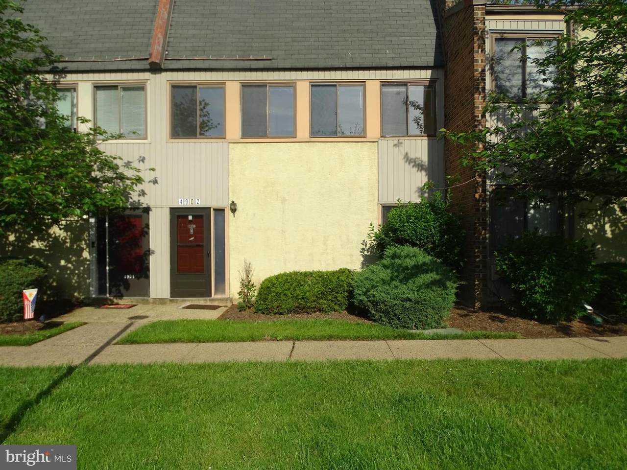 4902 Oxford Court - Photo 1