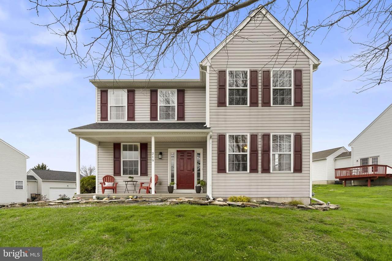 219 Beaumont Drive - Photo 1