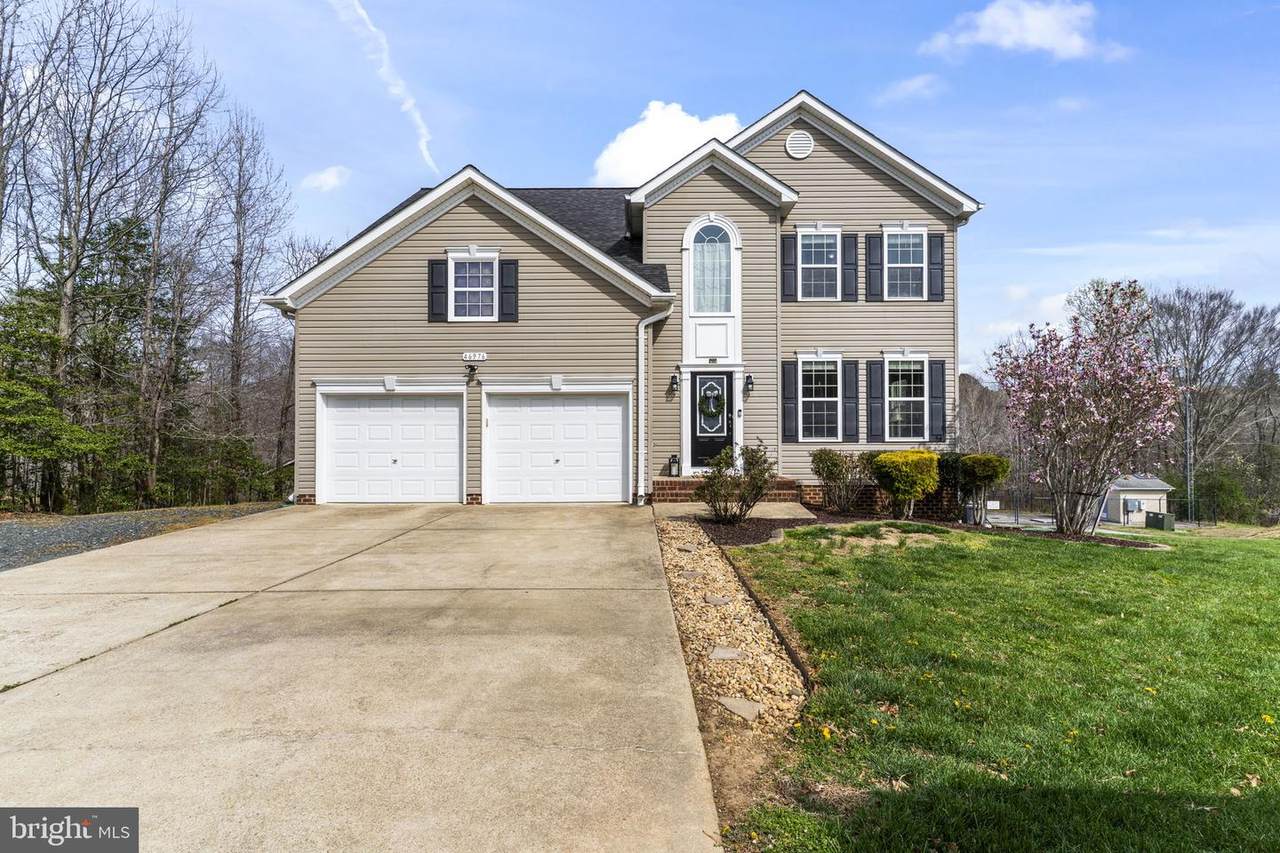 46976 Pembrooke Street - Photo 1