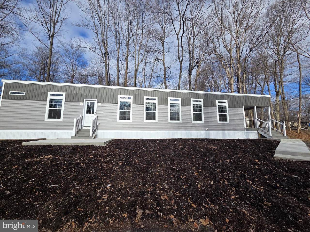 17 Shadywood Drive - Photo 1