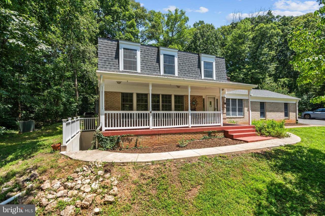 10418 Adel Road - Photo 1