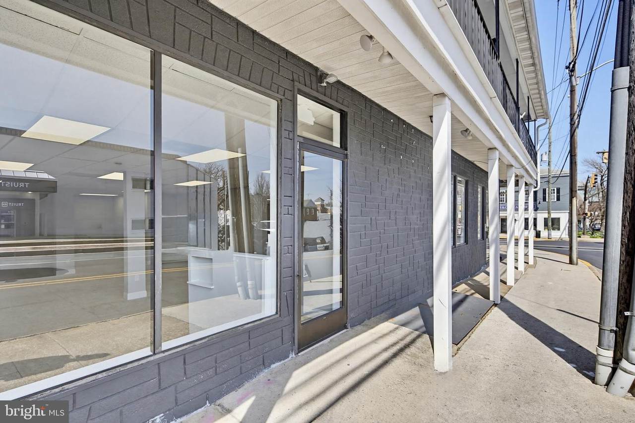 2 Bond Street - Photo 1