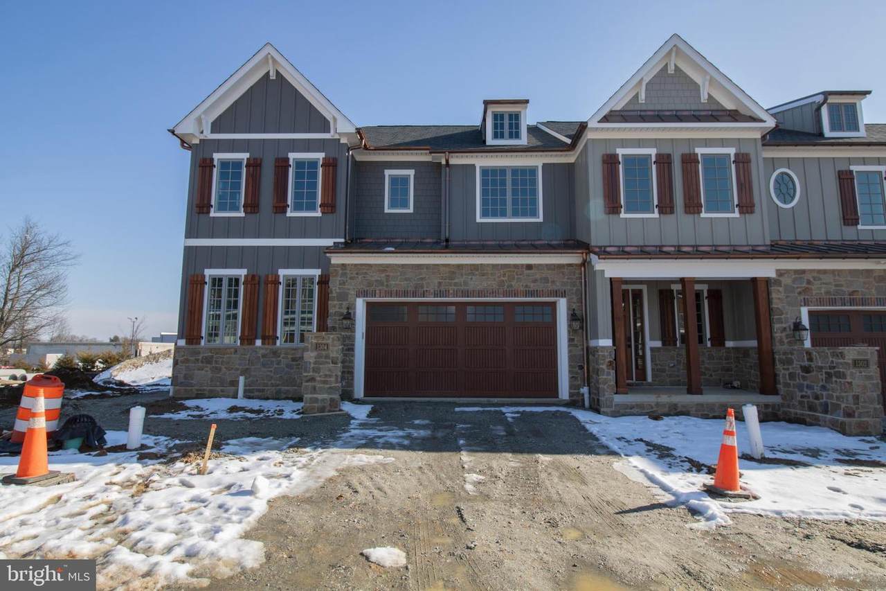 1305 Coulee Way - Photo 1