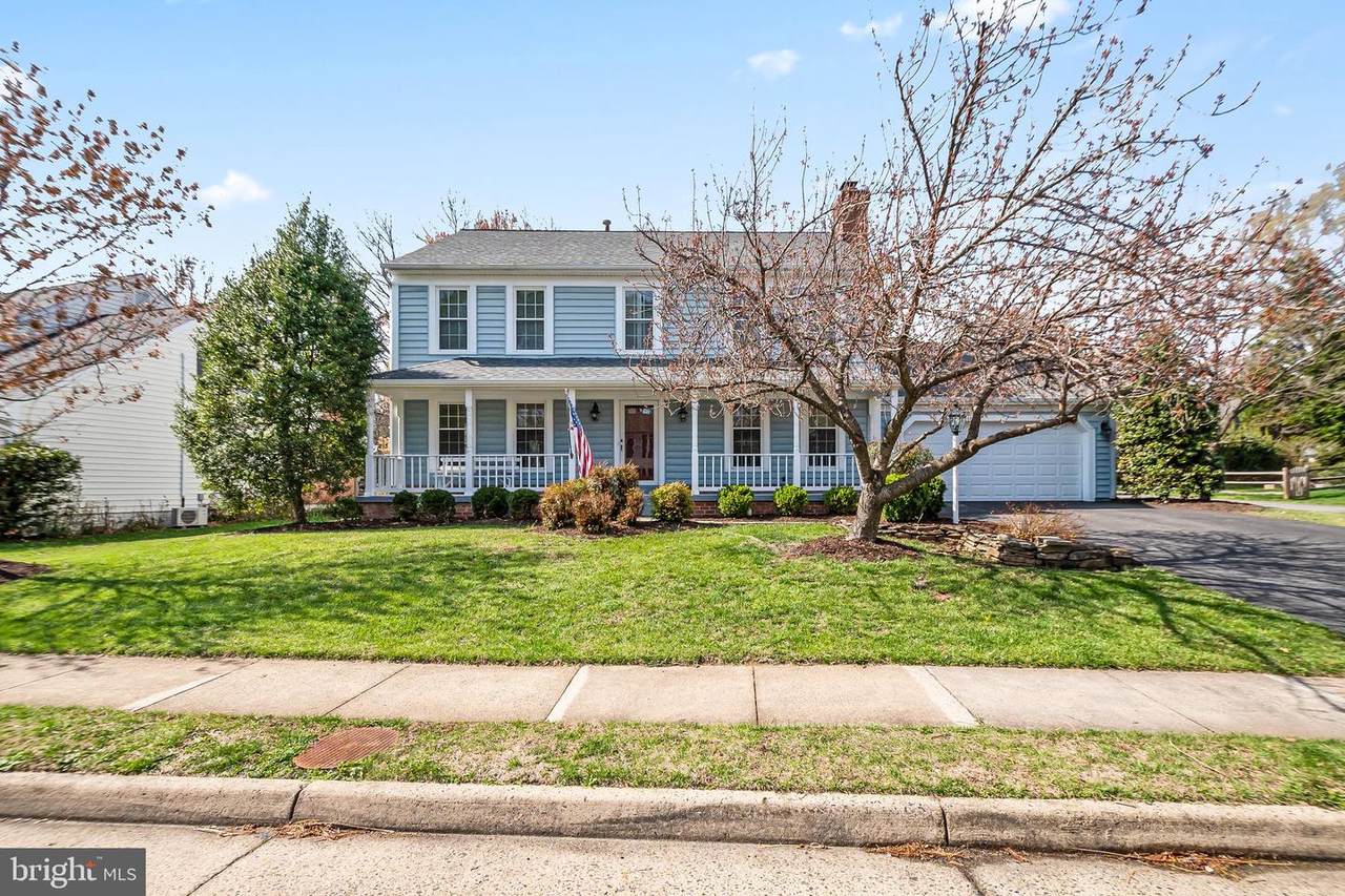 8942 Kenilworth Drive - Photo 1