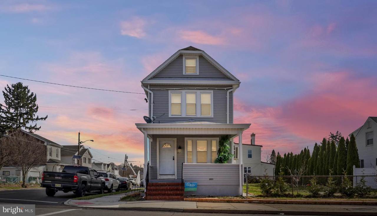 726 Plum Street - Photo 1