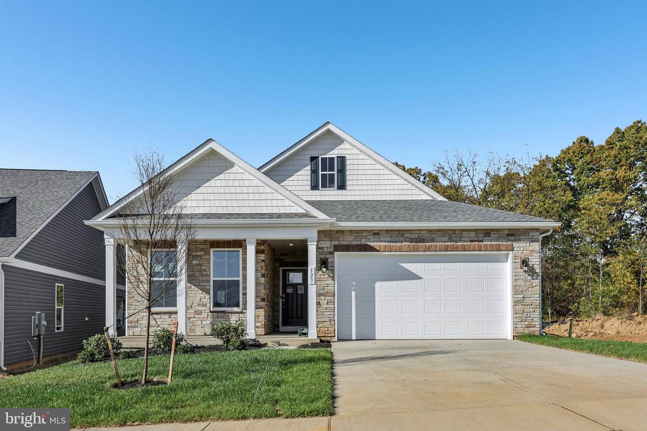 237 Hydrangea Way - Photo 1